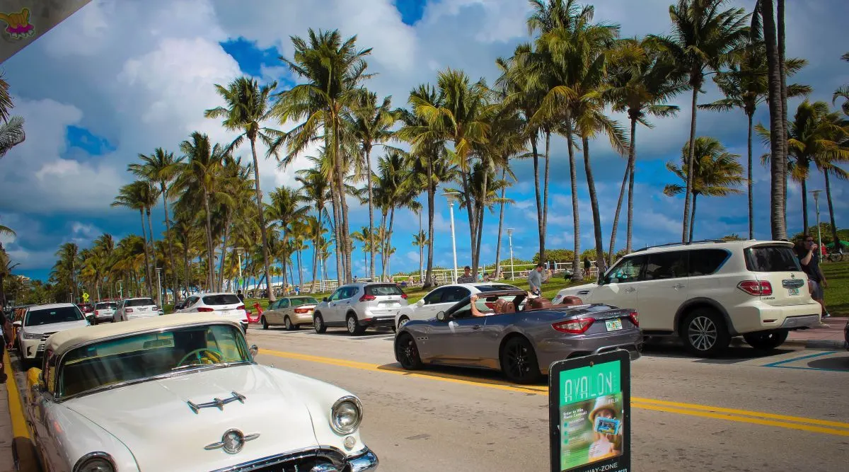 Limo Service Deerfield Beach to Palm Beach International