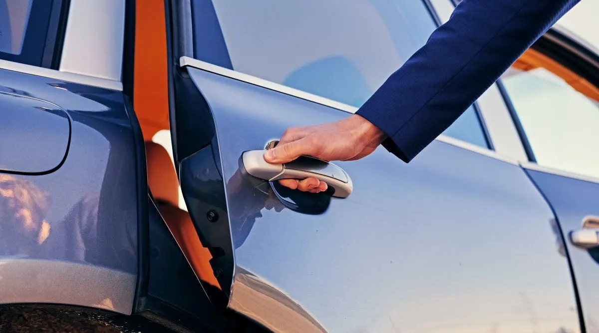 Limo Service Juno Beach to Fort Lauderdale Airport